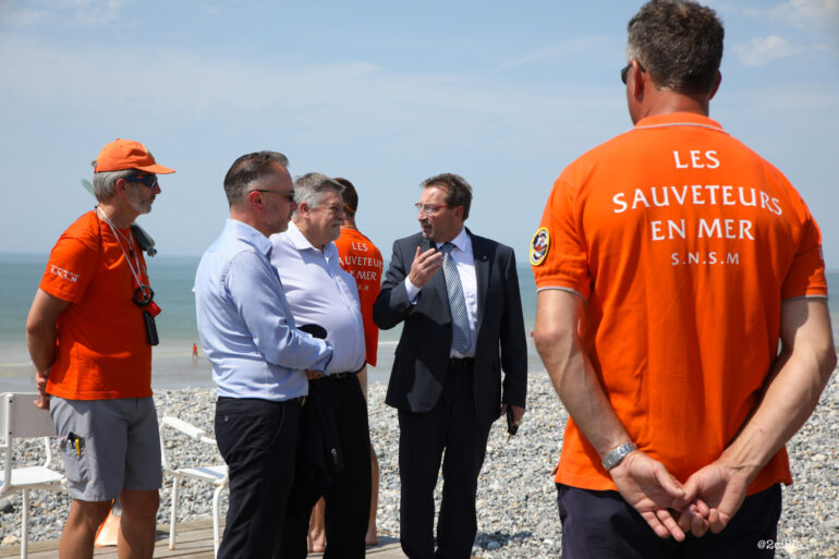 Les sauveteurs en mer salués par le préfet