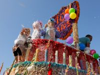 Fête des fleurs 2019 : le film, d’un bout à l’autre du défilé de chars