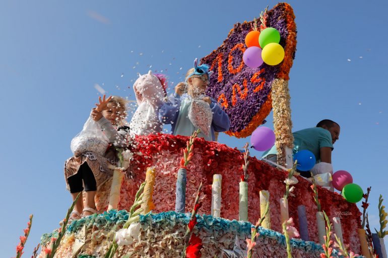 Fête des fleurs 2019 : le film, d’un bout à l’autre du défilé de chars