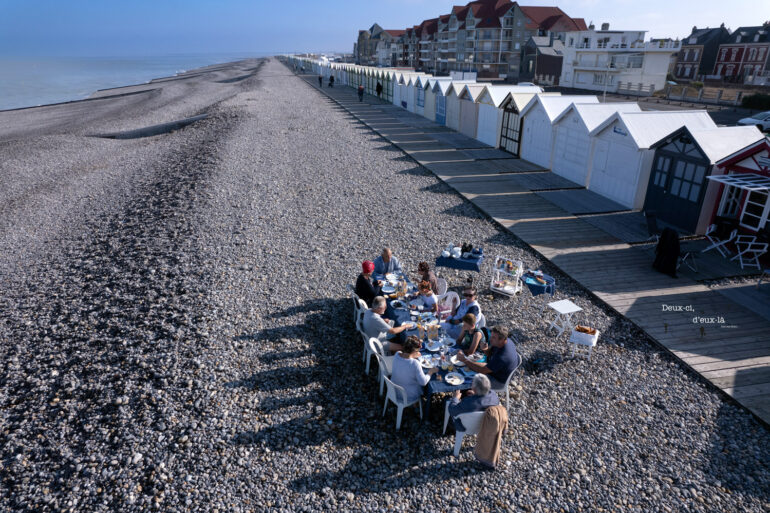 Happening : un p’tit dej’ à la cabine pour dire au revoir à l’été